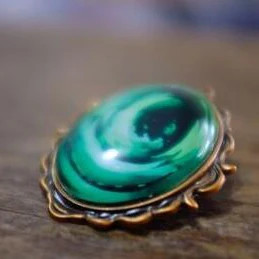 Ручной работы аниме фиолетовый Evergarden Cospaly аксессуары ожерелье кулон зеленый бриллиант аксессуары ювелирные изделия для женщин девочек - Color: A brooch