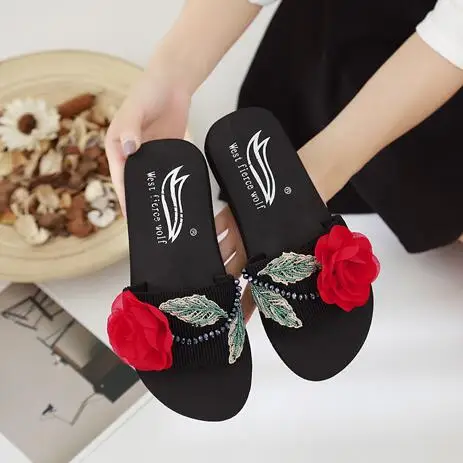 Новейшая модель женские Вьетнамки модные дизайнерские шлепанцы с цветочным