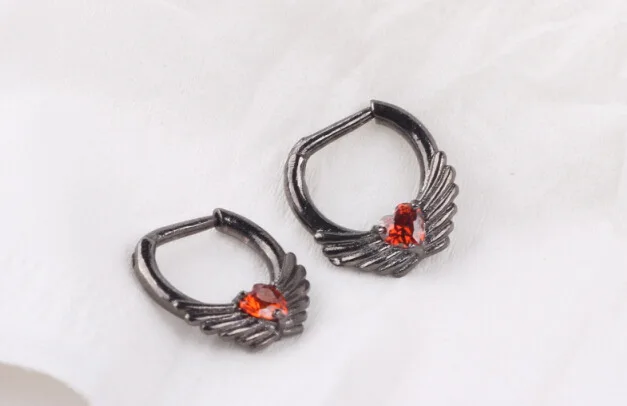 1 пара Прохладный Нержавеющая сталь поддельные нос кольцо кольца сердце Крылья