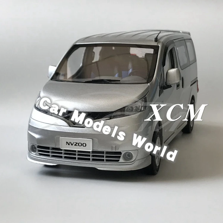 Литая модель автомобиля для NV200 MPV 1:18(серебро)+ маленький подарок