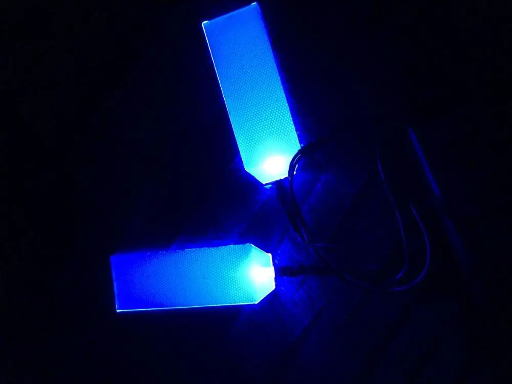 Blue Бэтмен Косплей маска глаз светодиодный светильник Черная пантера Шлем DIY глаз светильник Прямая поставка - Цвет: Blue