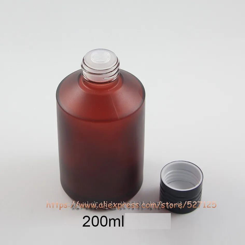 Матовая (окрашенная) стеклянная бутылка с красной розой 200 мл черной крышкой и