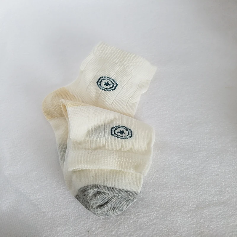 Мягкие весенне-осенние детские носки и чулочно-носочные изделия для младенцев