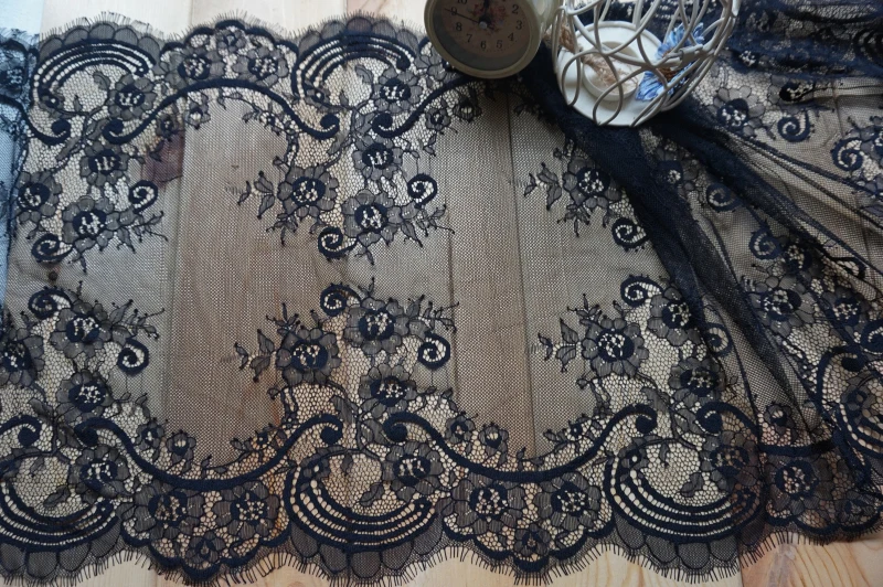 Новинка кружевная отделка с волнистым цветочным принтом цвет черный белый