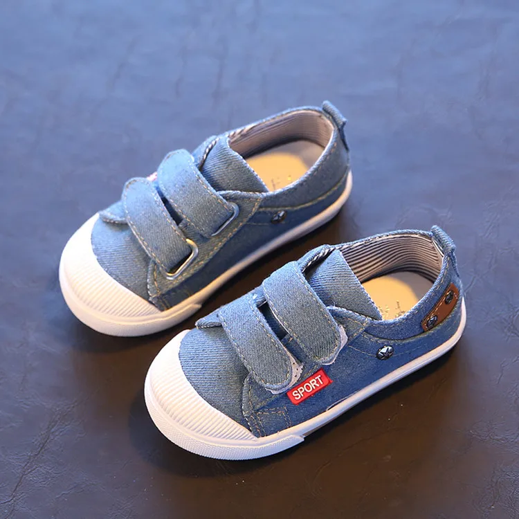light jeans JGVIKOTO/Спортивная парусиновая обувь на плоской подошве для мальчиков и девочек; Детские кроссовки; повседневные джинсовые кроссовки; цветная детская обувь; 13,5-18,5 см - Цвет: light jeans