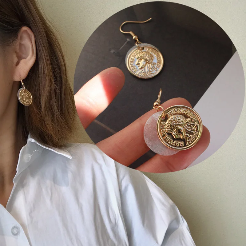 Серьги ручной работы с золотыми монетами простые геометрические серьги