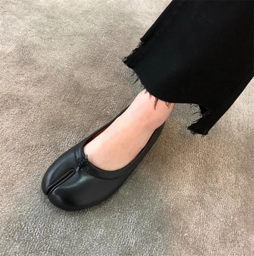 Женские лоферы на плоской подошве из натуральной кожи черные красные