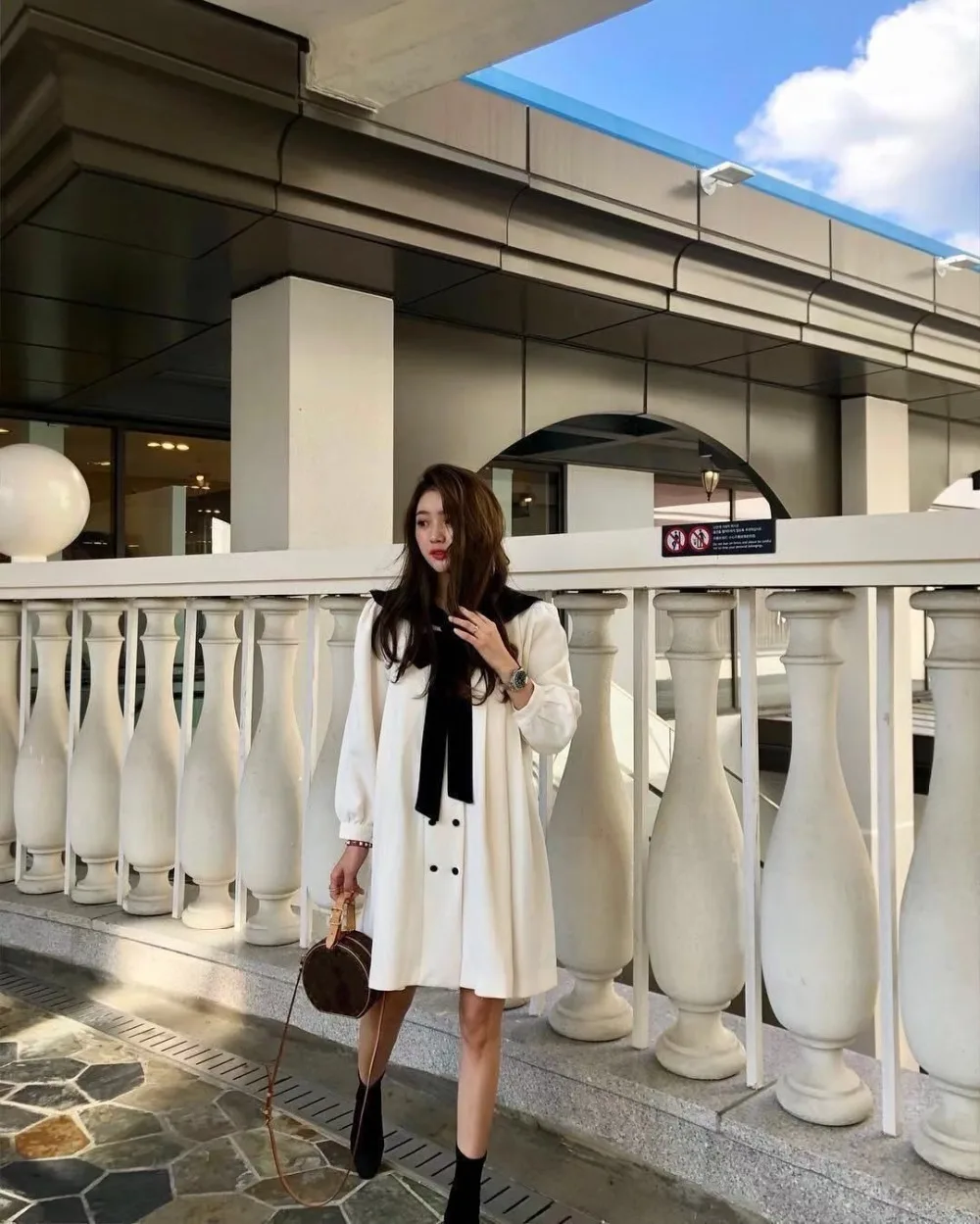 WHITNEY WANG 2019 весеннее модное уличное милое двубортное мини-платье с бантом женское