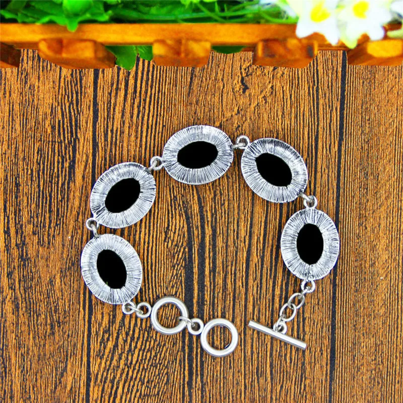 Oval Lady Queen Cameo Jewelry Set Antique Silver Plated Necklace Earrings Bracelet Fashion Jewelry TS419