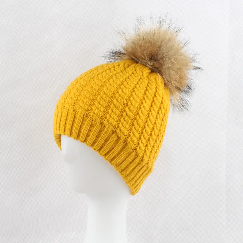 Русские женские вязаные шапки Skullies 15 см из меха енота помпон шапка женская зимняя