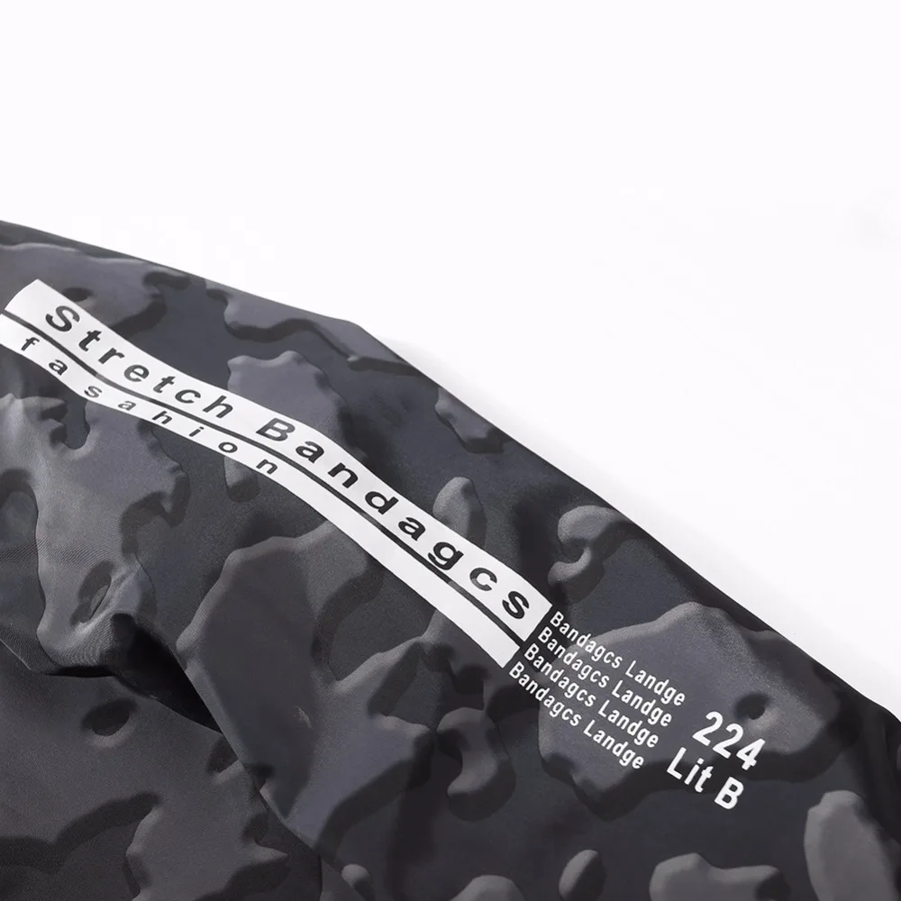 Мужская тонкая куртка-бомбер с капюшоном и камуфляжным принтом | одежда