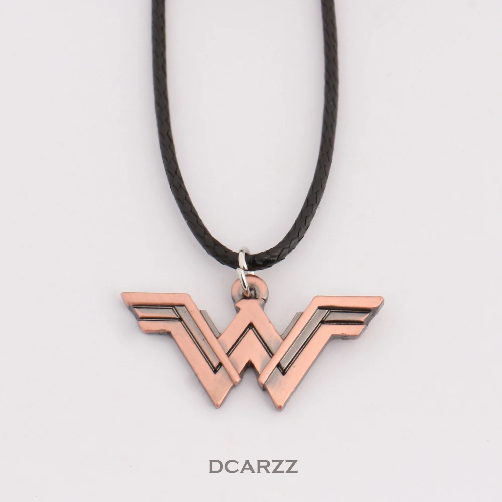 Женское ожерелье с подвеской в виде супергероя подвеска логотипом и кожаным