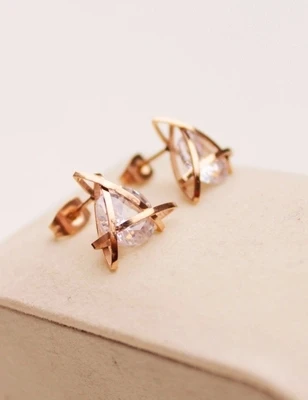 

YUNRUO Rose Gold Color Triangle Crystal Earring New Arrival Fashion Woman Titanium Jewelry Birthday Gift Not Fade Free Shipping