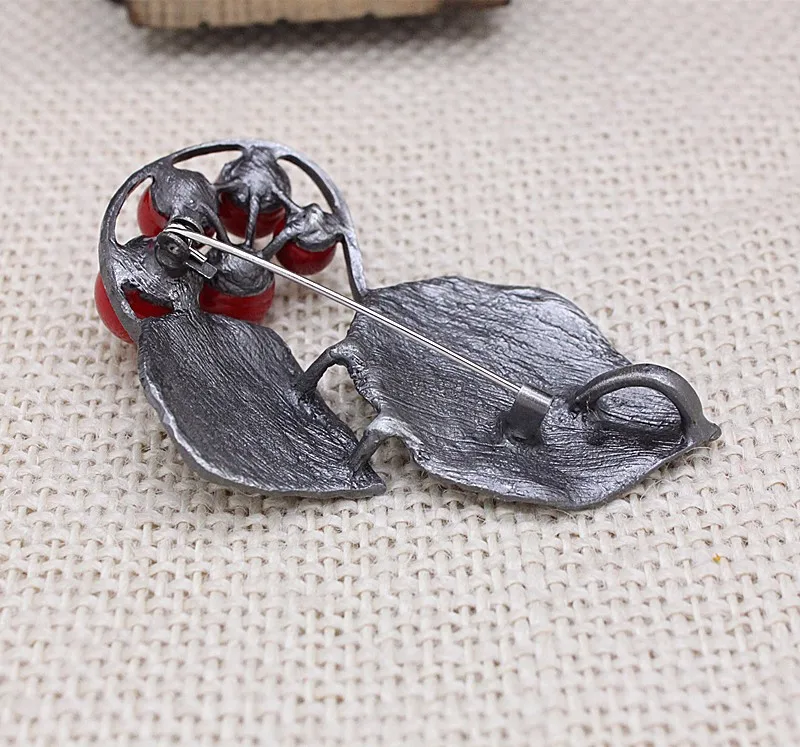 Ajojewel Античный Серебристый лист Брошь с красным жемчугом винтажные Женские аксессуары ретро ювелирные изделия