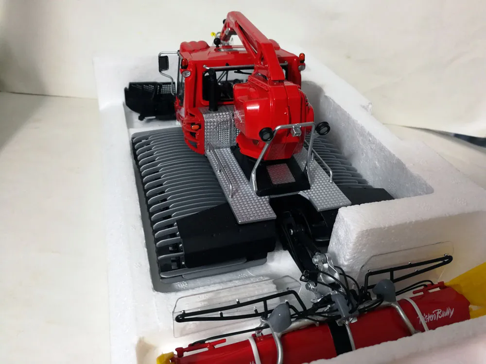 1:32 Pistenbully PB 400 с лебедкой Neige грумер игрушка