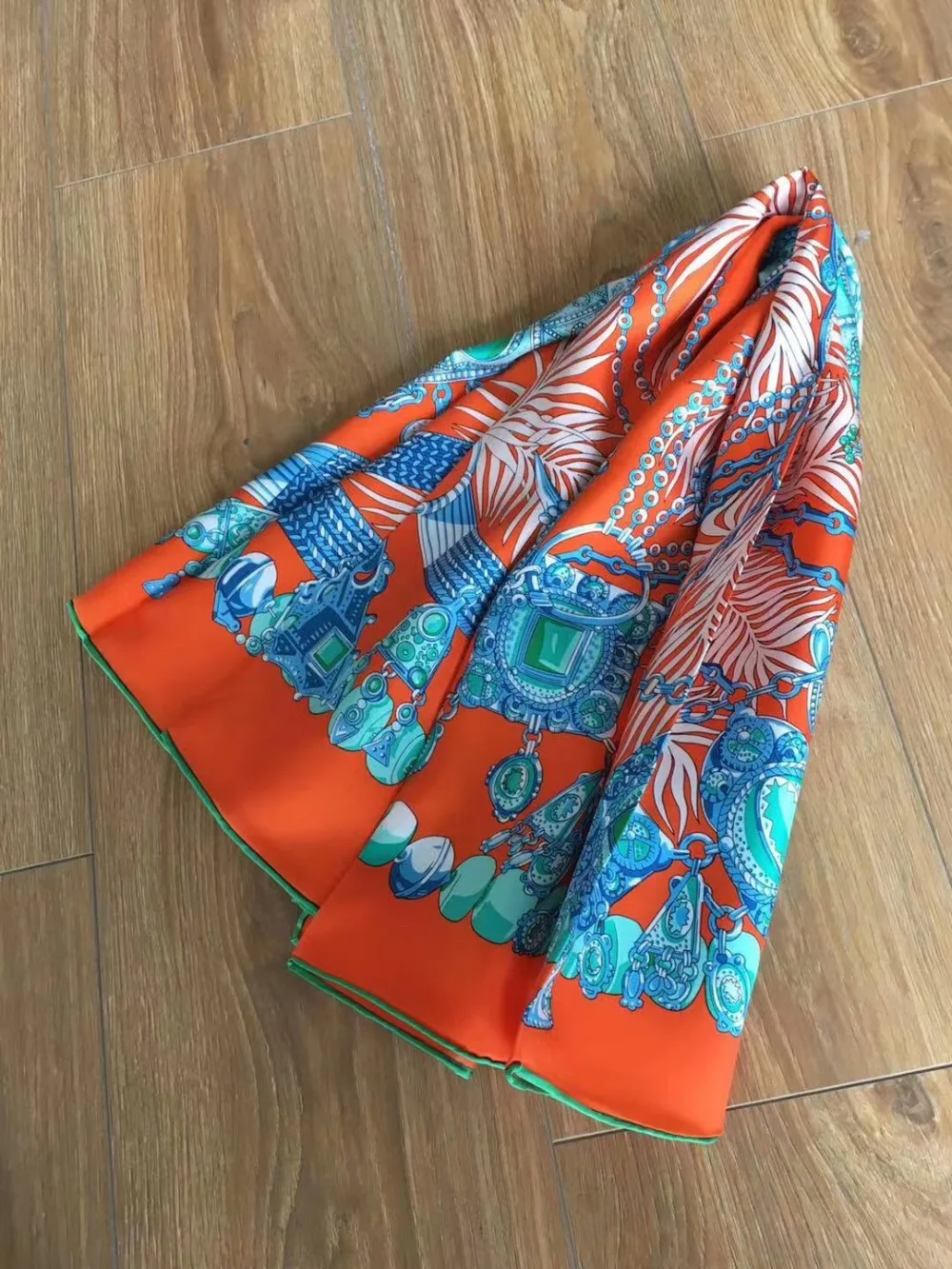 Женский шарф из 100% натурального шелка классический ручной работы с принтом 90*90 см