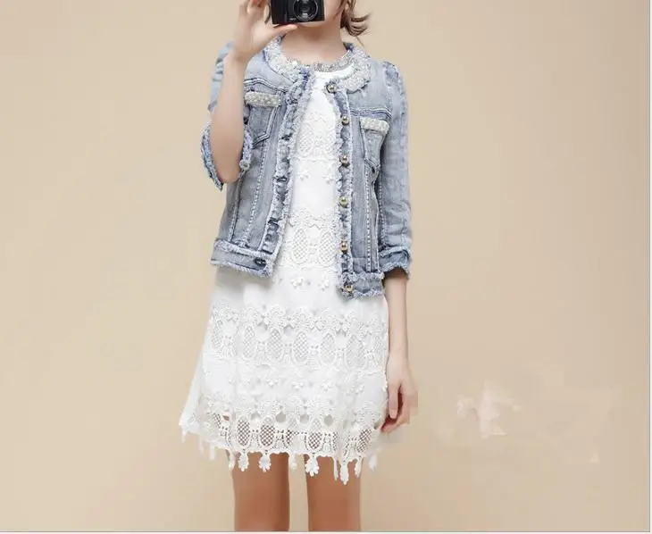 Женская джинсовая куртка короткая демисезонная из денима с узором полурукавами