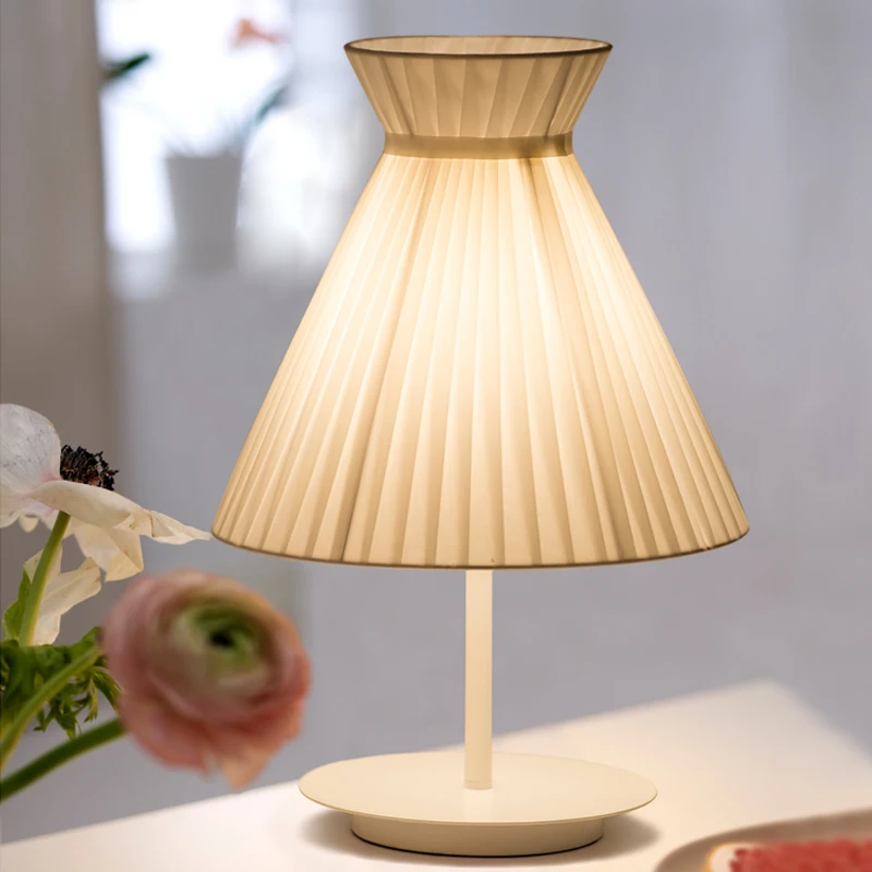 Современная теплая Настольная лампа для детей креативная простая декоративная