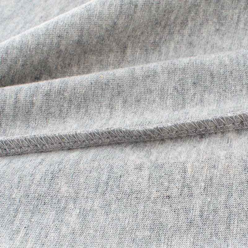 Брендовая летняя футболка для мальчиков с вышивкой в виде экскаватора серая