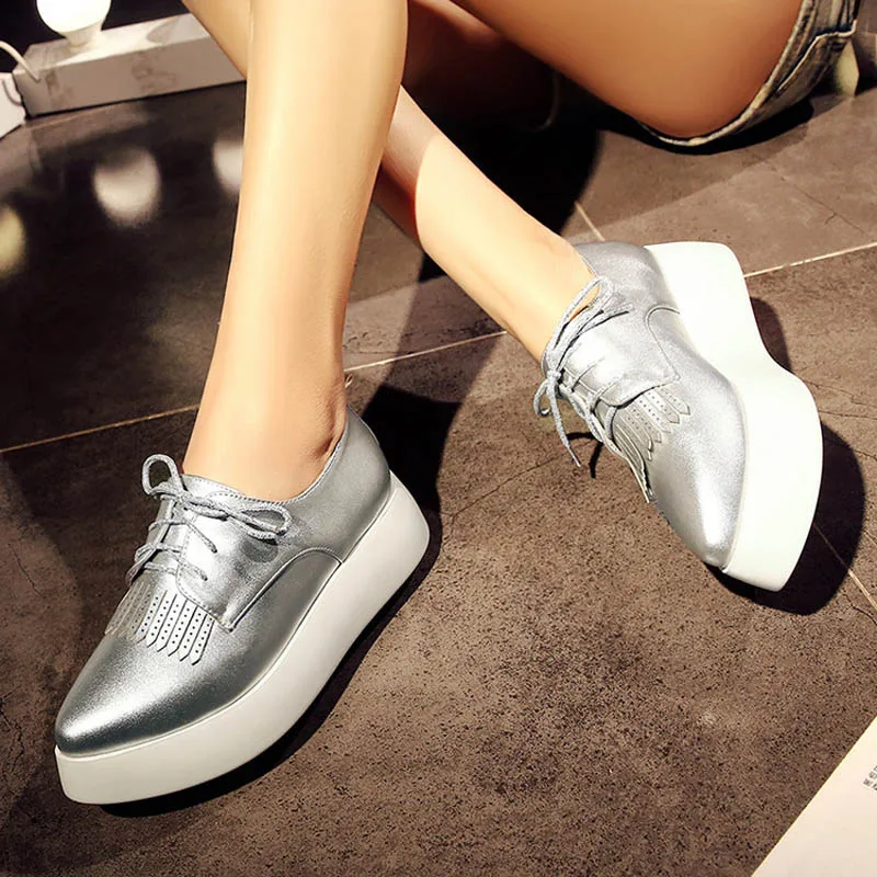 Женская обувь на плоской платформе подошве с кисточками женские туфли