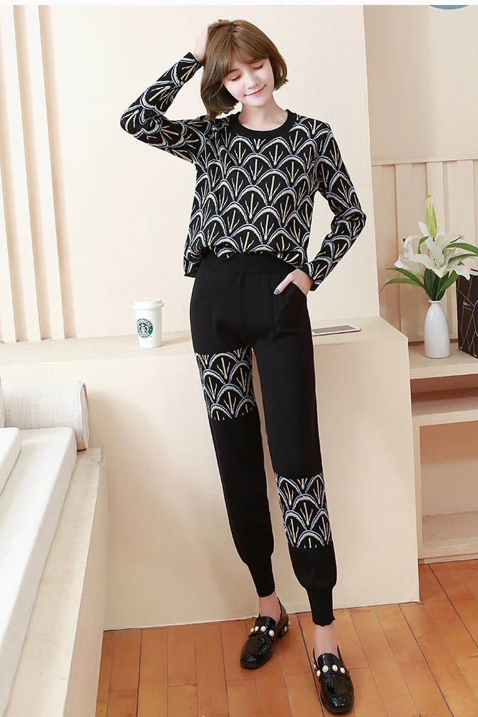 Женский трикотажный спортивный костюм ALPHALMODA джемпер с узором и брюки-карандаш 2