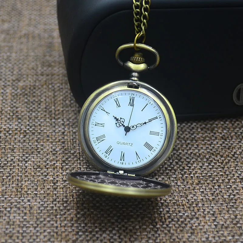 

Wholesale The Greatest Dad Fob Watches Men Round Dial Fashion Quartz Pocket Watch Necklace Women High Quality Best Gift Bronze