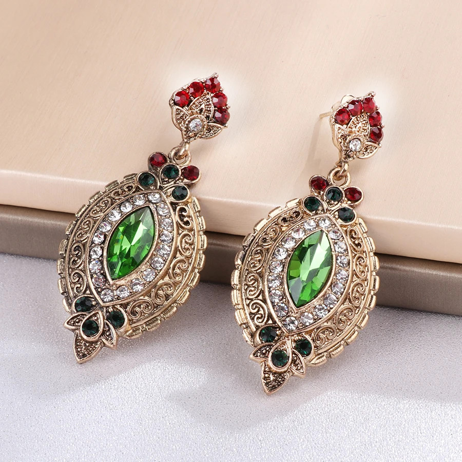 Kinel Популярные винтажные ромбовидные серьги золотого цвета для женщин, зеленые Стразы, длинные висячие серьги в стиле панк, модные аксессуары, новинка