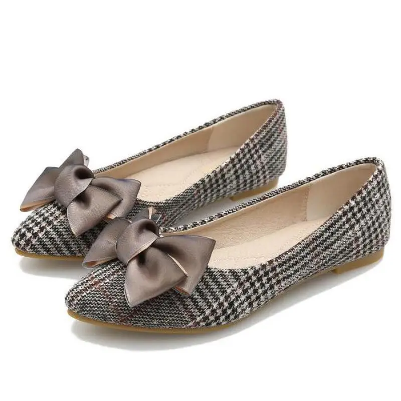 Женские туфли на плоской подошве с острым носком и сатиновым бантом большие