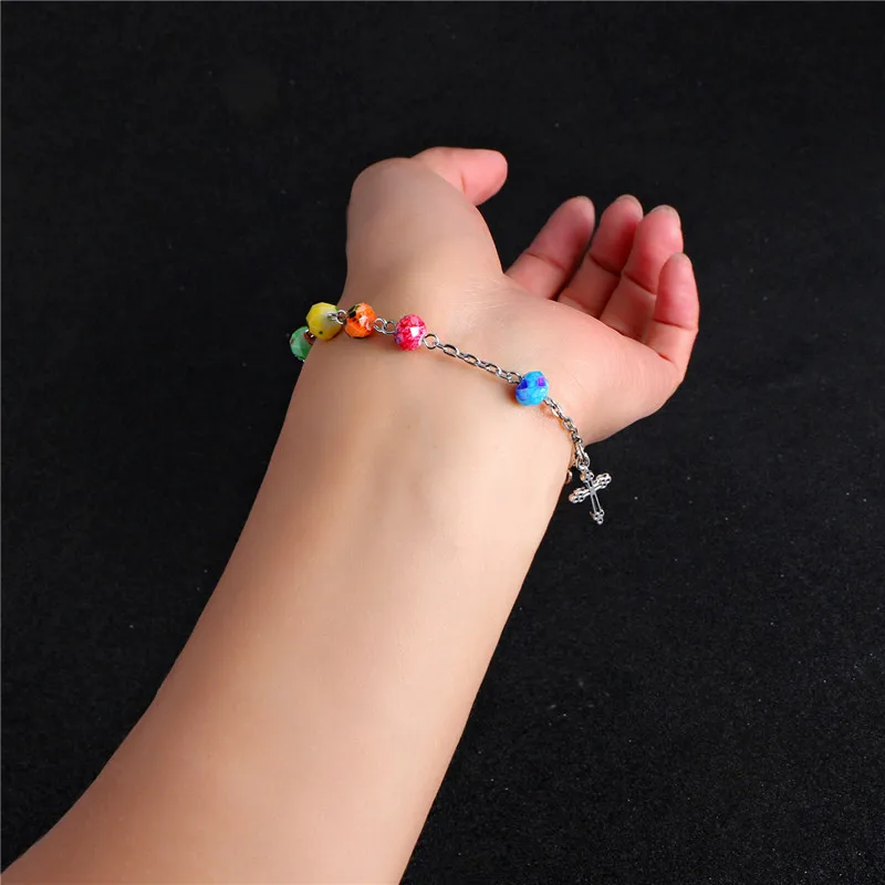 Коми на каблуке высотой 8 мм яркие стеклянные бусины подвеска в форме руки