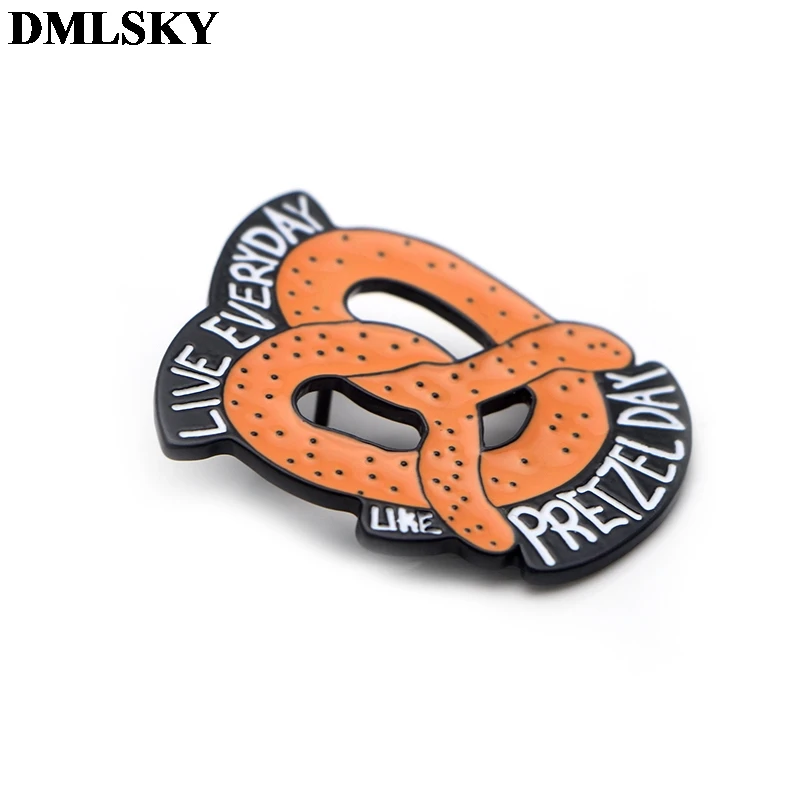 DMLSKY офис ТВ-шоу Pretzel искусство эмалированные булавки и броши-значки для лацкана рюкзак сумки значок Одежда Брошь Бижутерия Подарки M3641