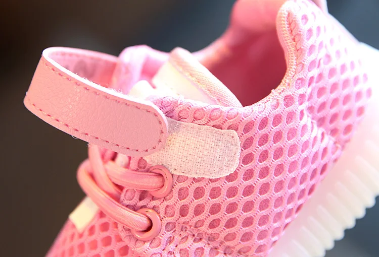 

Children's light shoes 1-3-6 years old baby toddler soft bottom breathable sports shoes LED light casual shoes fashion mesh