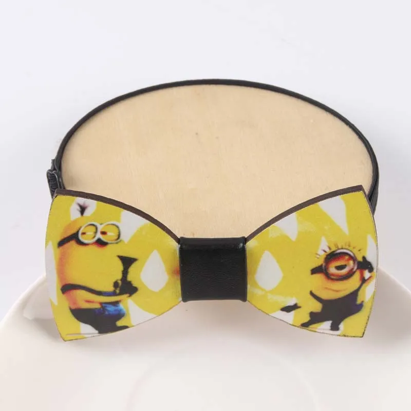minions with r Персонализированные свадебные деревянные галстуки-бабочки, мужские аксессуары, красочные деревянные галстуки-бабочки ручной работы с героями мультфильмов - Цвет: minions with r