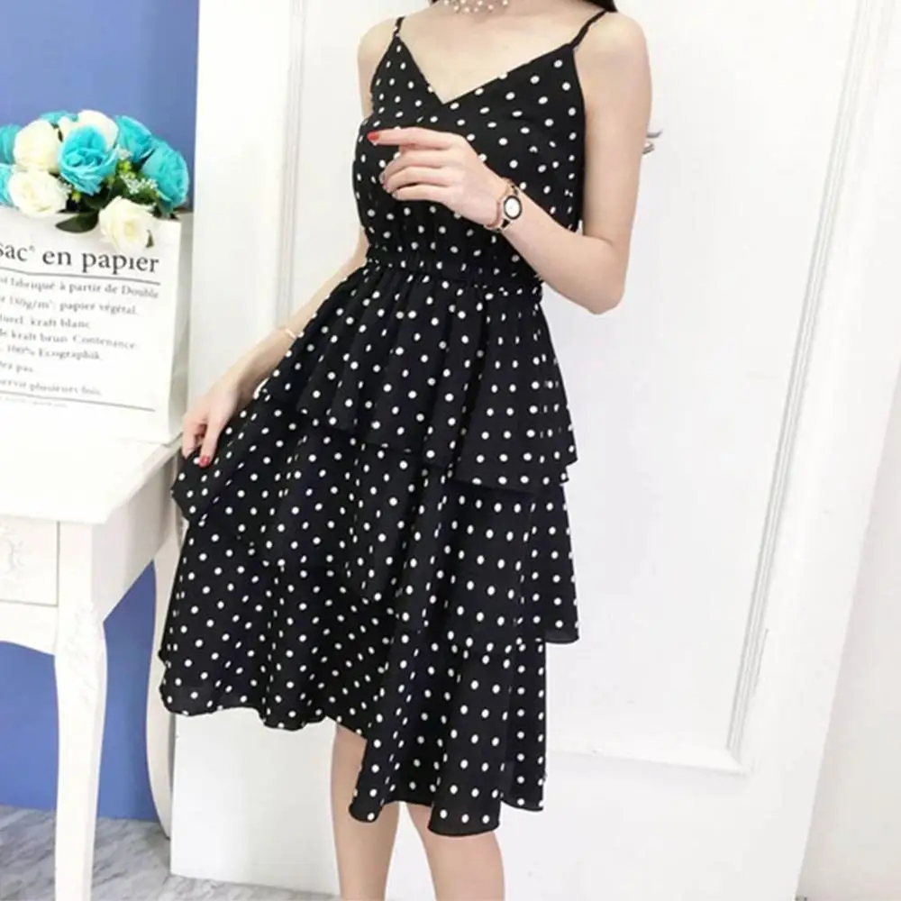 Женское облегающее платье без рукавов с v образным вырезом вечернее в горошек