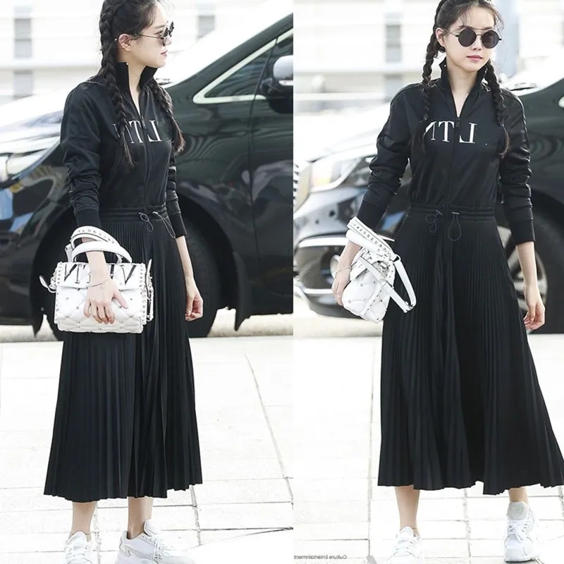 Женское платье трапециевидной формы с буквенным принтом и длинным рукавом