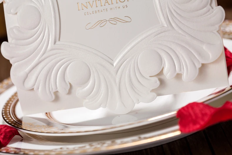 Personzlied Барокко стиль элегантный Белый Цвет Свадебные Приглашения Карты