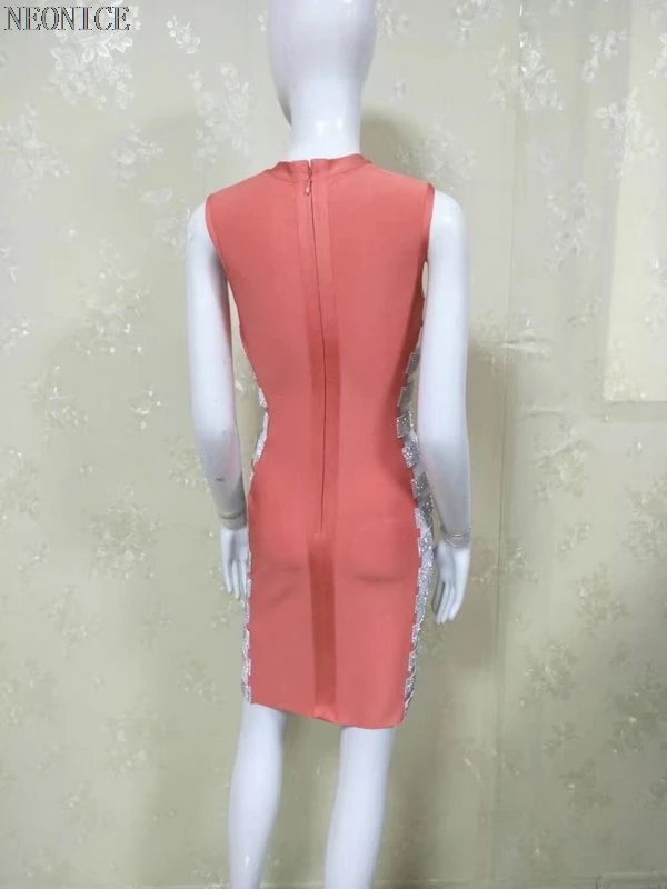 Женское облегающее платье эластичное розового и черного цвета с бриллиантами