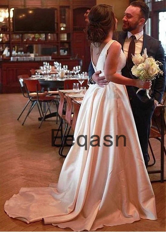 Простое Белое сатиновое свадебное платье А силуэта без рукавов белые дешевые