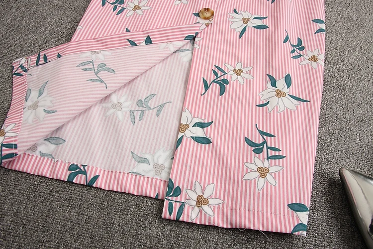 Женское однобортное платье ALPHALMODA на бретельках с подкладкой разрезом средней