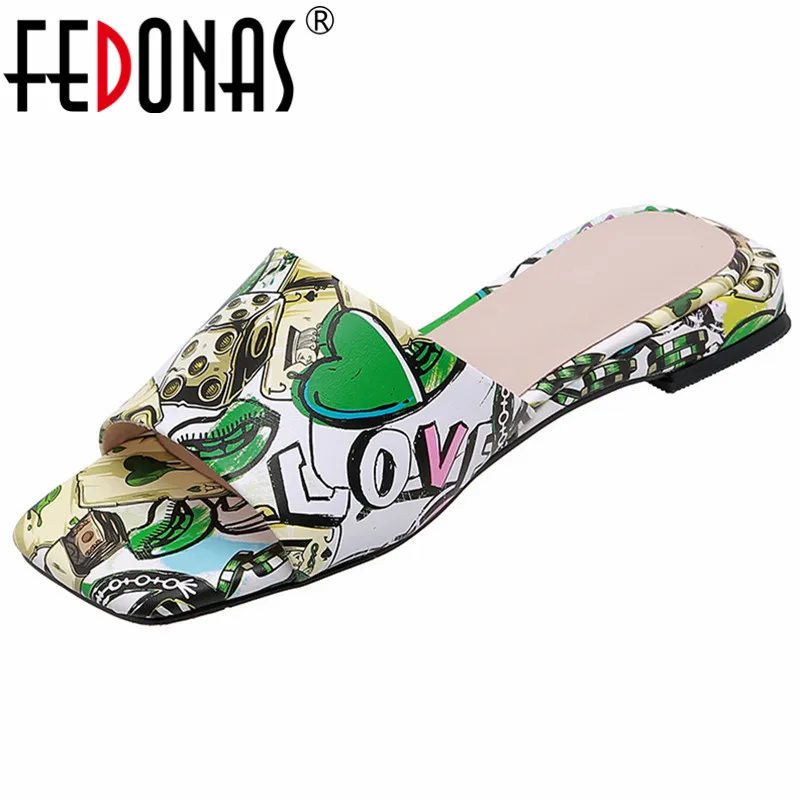 Женские босоножки на низком каблуке FEDONAS черные из натуральной кожи с квадратным