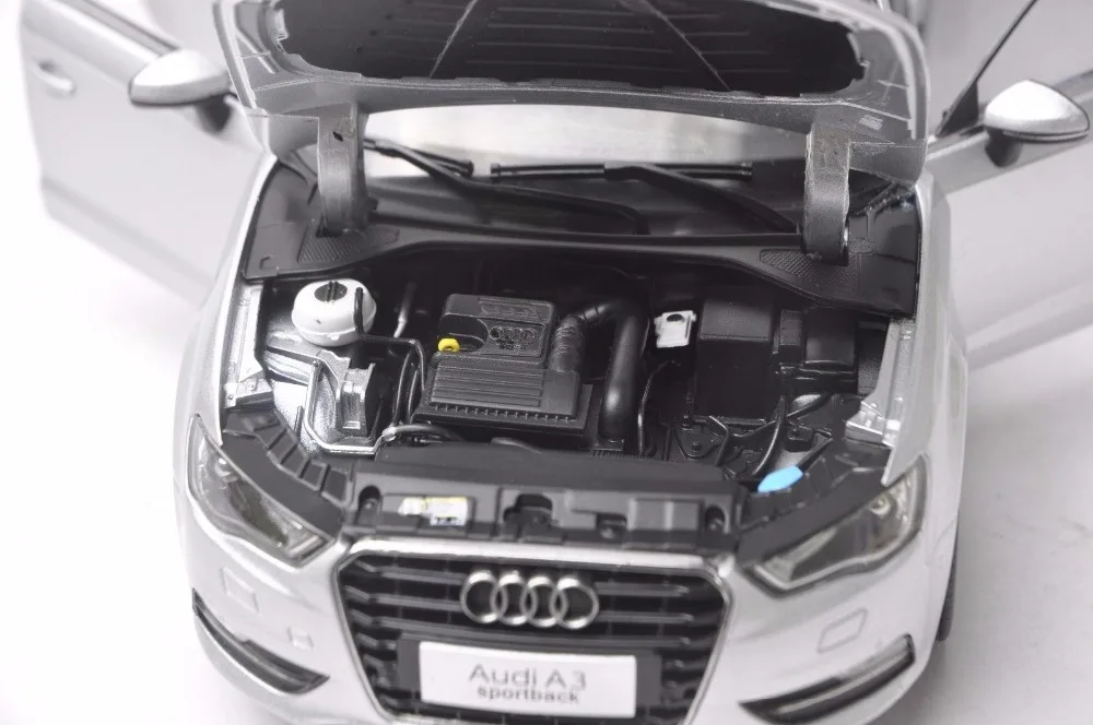 1:18 литья под давлением модель для Audi A3 Sportback Серебряный внедорожник сплав игрушечный автомобиль миниатюрная коллекция подарок S3