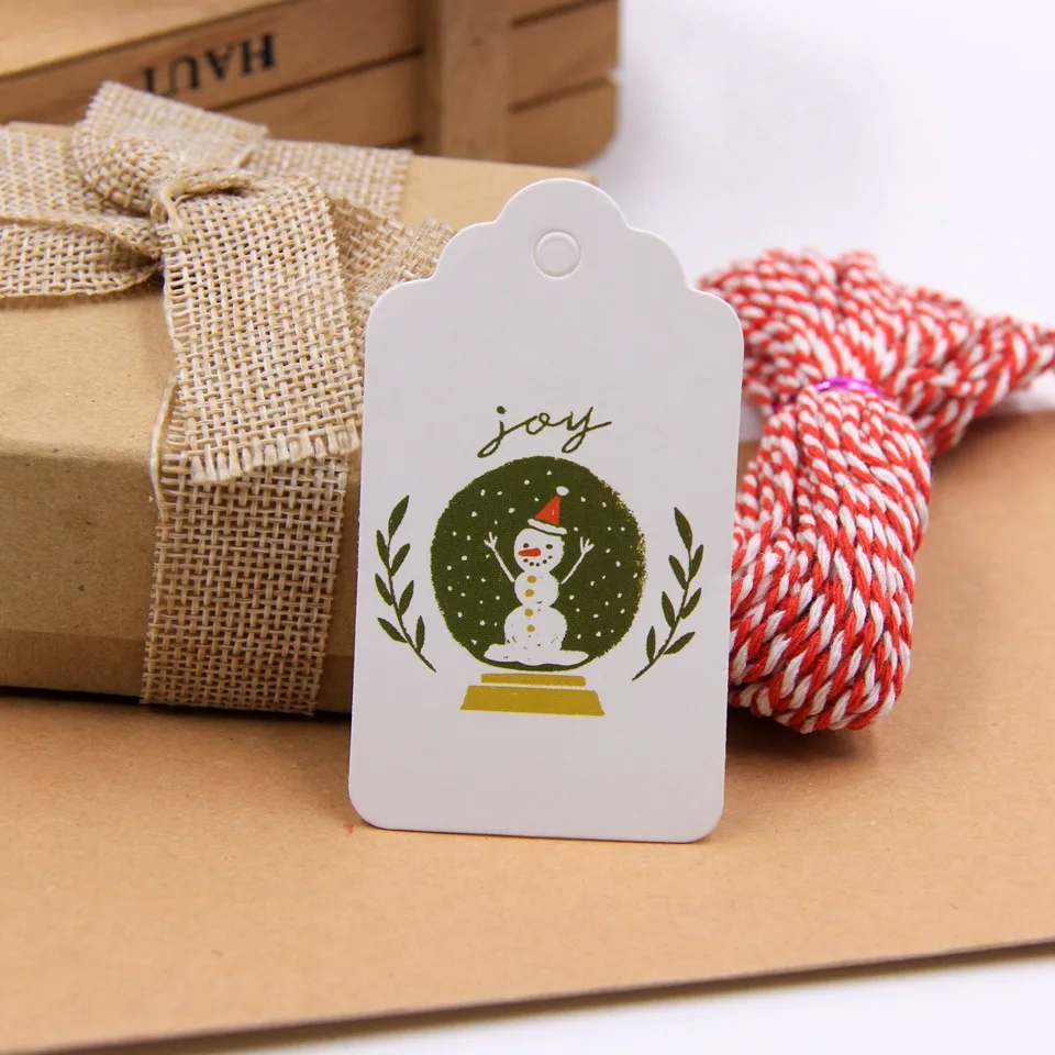 Snowman 50 шт./лот Счастливого Рождества бумажные бирки с веревкой DIY ремесло этикетка для рождественской вечеринки Ручной Работы Висячие бирки упаковочные материалы для подарков - Цвет: Snowman