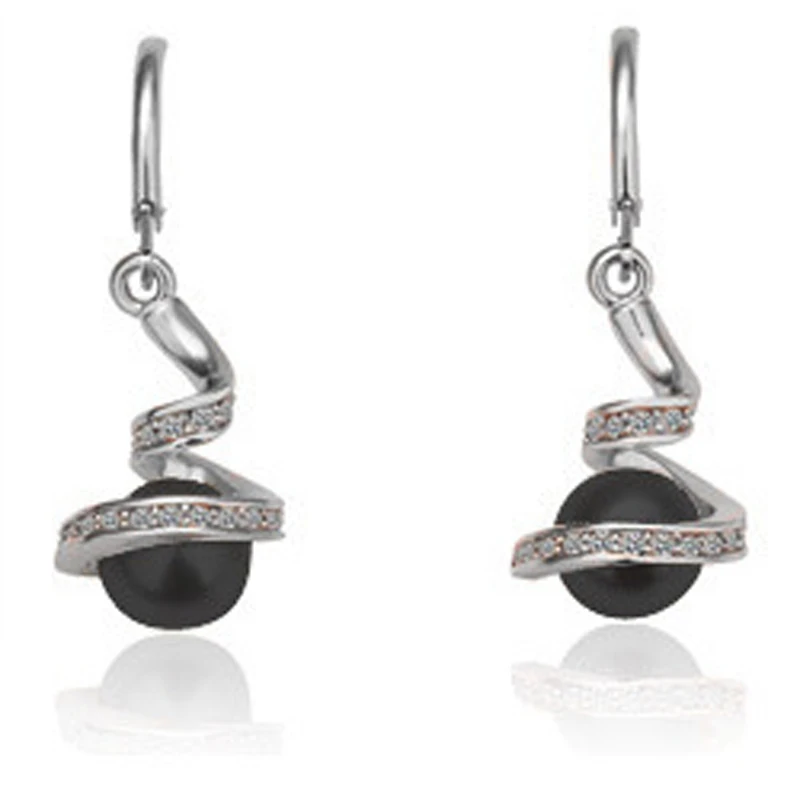 Хрустальные серьги с черным жемчугом ювелирное изделие золотого цвета |