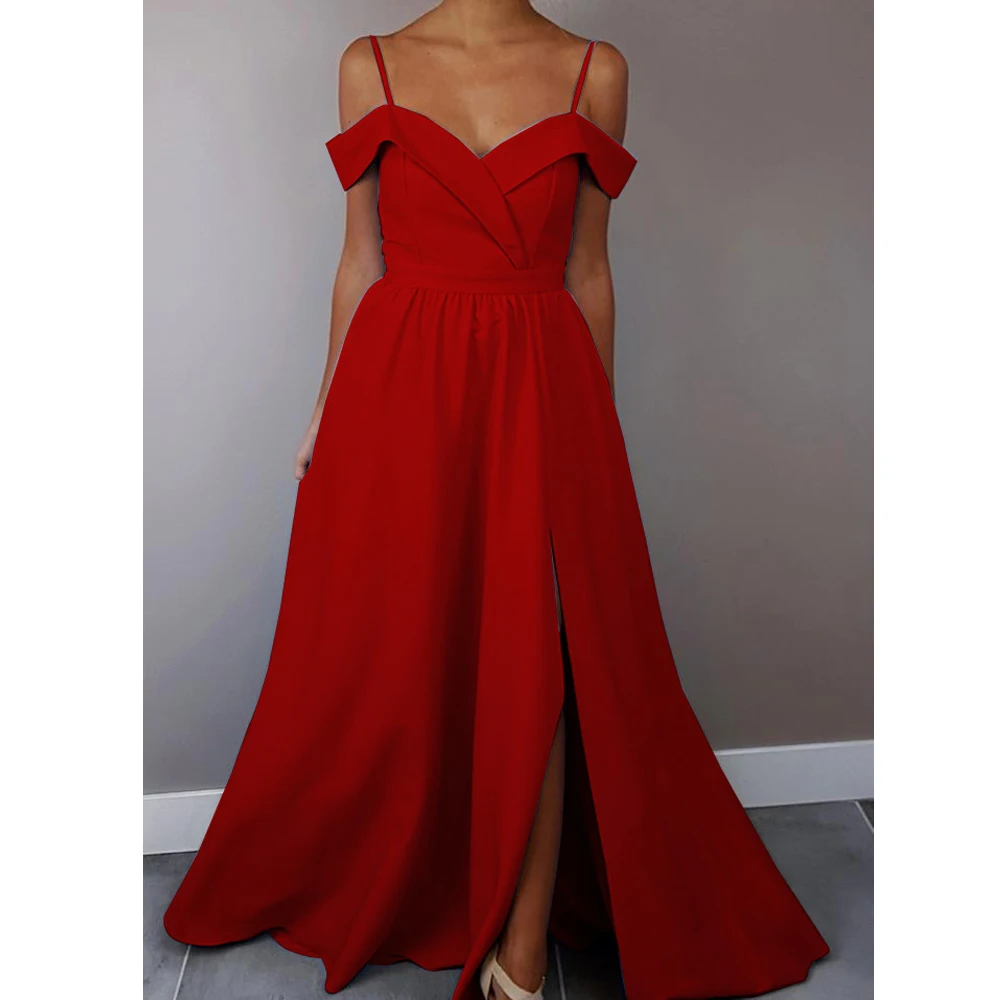 Женский комбинезон на бретельках с v-образным вырезом оборками и открытой спиной