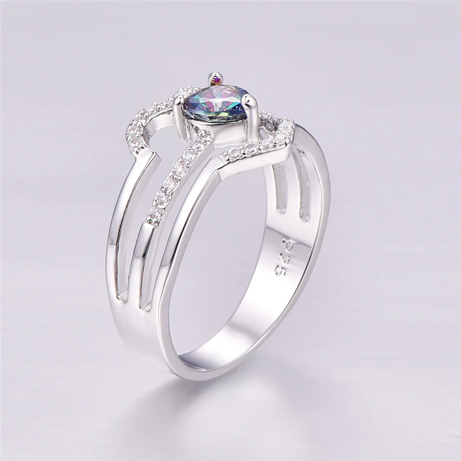 Женское кольцо из серебра 925 пробы с разноцветным фиолетовым и белым