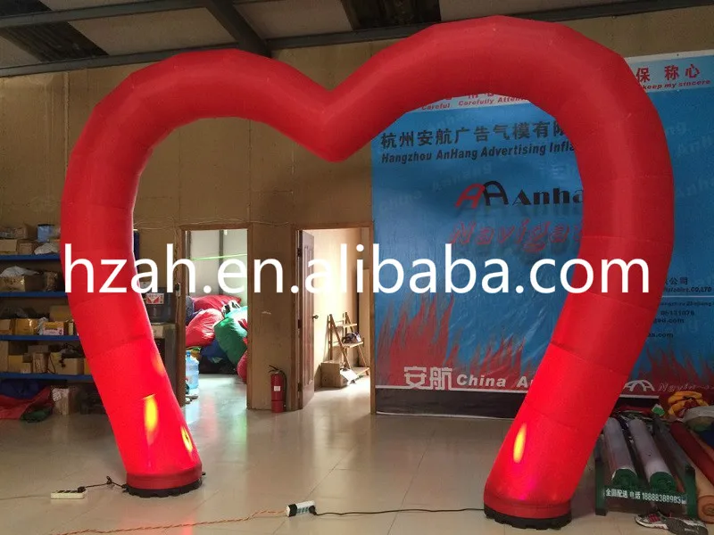 

Red Inflatable Heart Arch for Wedding Decoration