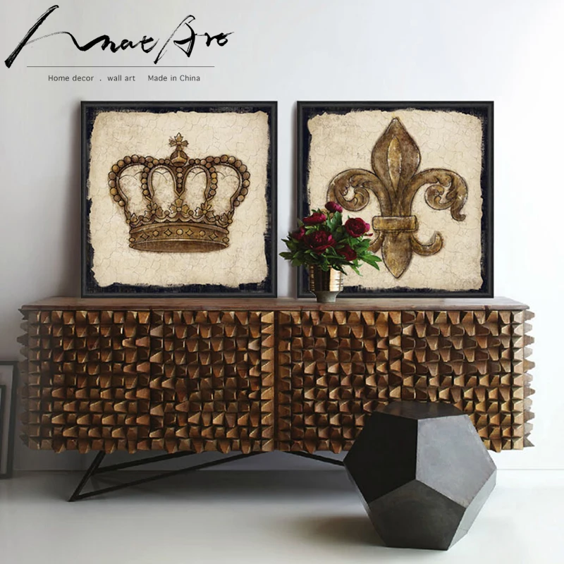 Настенная картина с изображением золотого герба лилии цветочным узором для