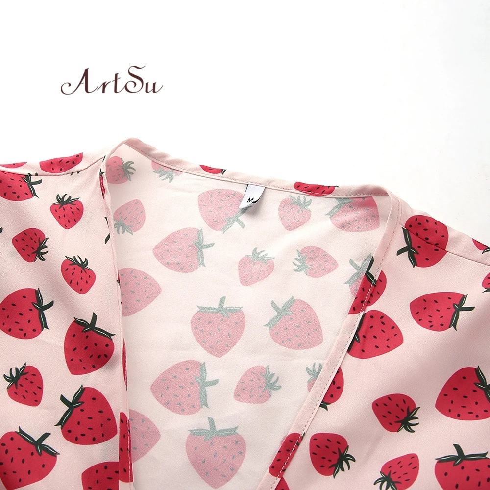 Женская футболка с клубничным принтом ArtSu розовая V образным вырезом и шнуровкой