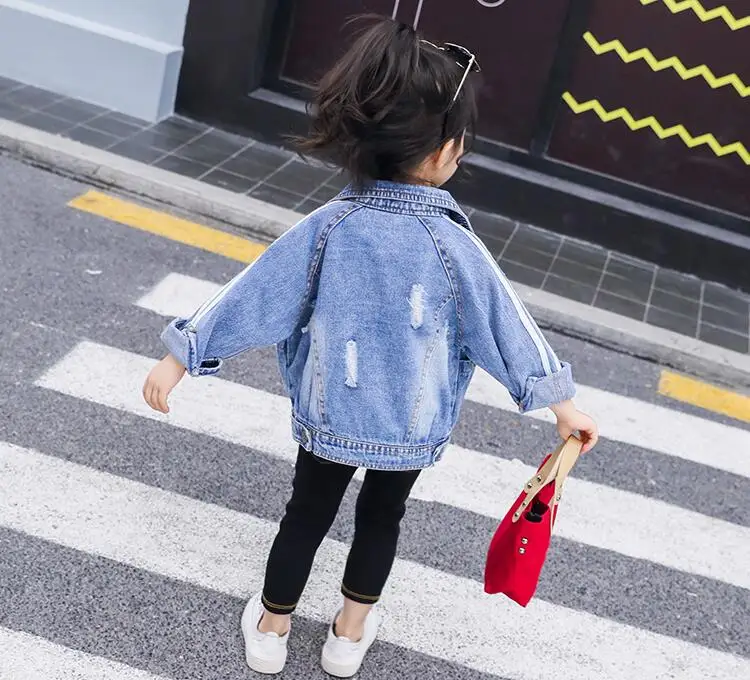 

Rlyaeiz High Quality 2-7Y Baby Girls Denim Jackets Coat 2019 Spring Girls' Jeans Jackets Fashion Hole Pockets Kids Short Jacket