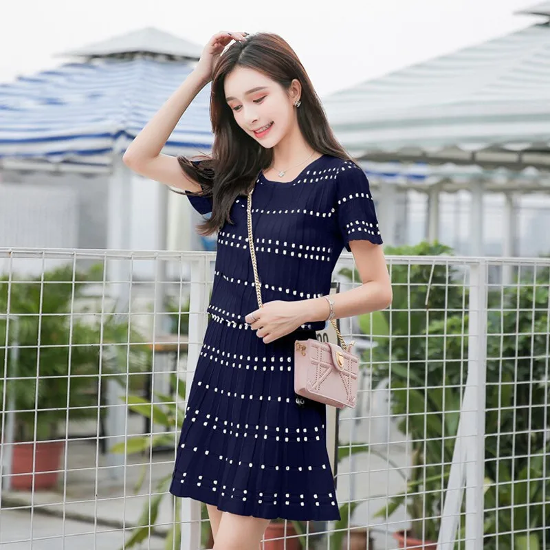 2019 Женский трикотажный комплект с юбкой в горошек Модный одежды вязаный Топ