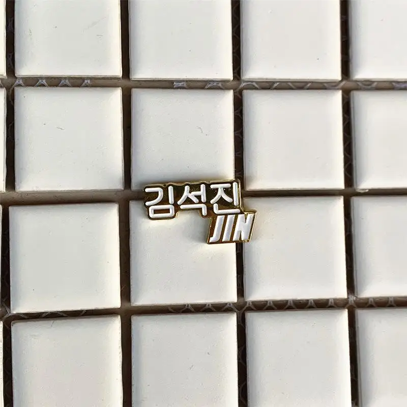 Черный Розовый Exo Jungkook Suga V Jimin Jin Rm Металл дважды хочу один значок Pin Lightstick Pin задний значок нагрудный знак брошь K-pop - Окраска металла: jin